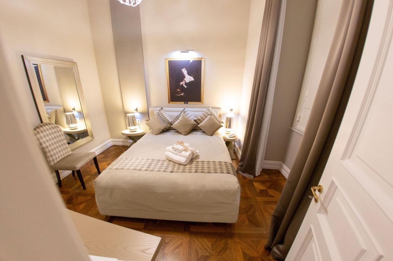 Leone Camere D'Autore - Chiaia Napoli Dış mekan fotoğraf